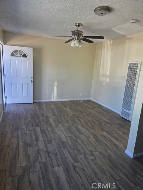 Detail Gallery Image 4 of 7 For 220 N. Saratoga, East Los Angeles,  CA 90033 - 1 Beds | 1 Baths