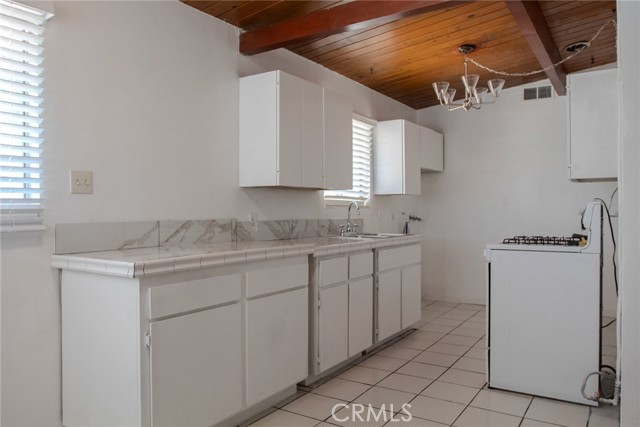 Detail Gallery Image 35 of 37 For 16268 Lorene Dr, Victorville,  CA 92395 - 3 Beds | 3 Baths