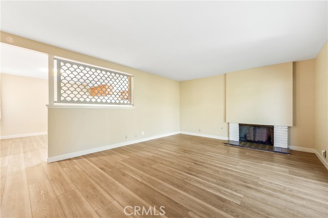 Detail Gallery Image 4 of 23 For 19571 Roderick, Huntington Beach,  CA 92646 - 3 Beds | 2 Baths