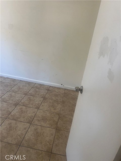 2016 E 117th Street, Los Angeles CA: https://media.crmls.org/medias/11e17e2d-c6bb-4092-8a41-3843a0bd149d.jpg