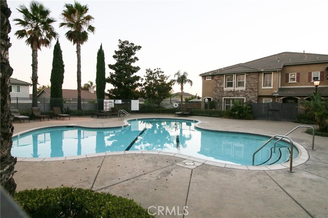 Detail Gallery Image 12 of 18 For 14975 S Highland Ave #49,  Fontana,  CA 92336 - 2 Beds | 2 Baths