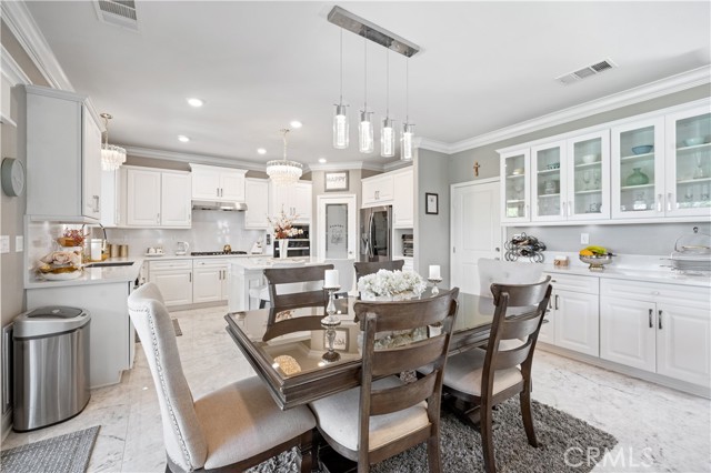 Detail Gallery Image 15 of 42 For 11057 Clear Lake Ln, Corona,  CA 91752 - 4 Beds | 3 Baths