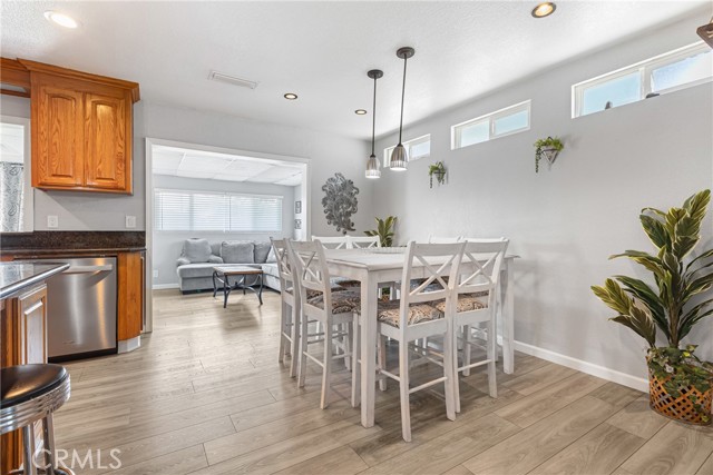2951 S Plainfield Place, Ontario CA: https://media.crmls.org/medias/11e2c8b0-3da6-49cc-89cf-e2b0b1f69c86.jpg