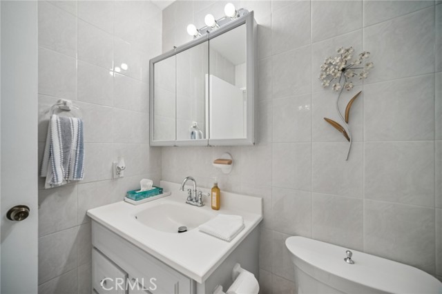 Detail Gallery Image 17 of 52 For 11461 Amigo Ave, Porter Ranch,  CA 91326 - 3 Beds | 2 Baths