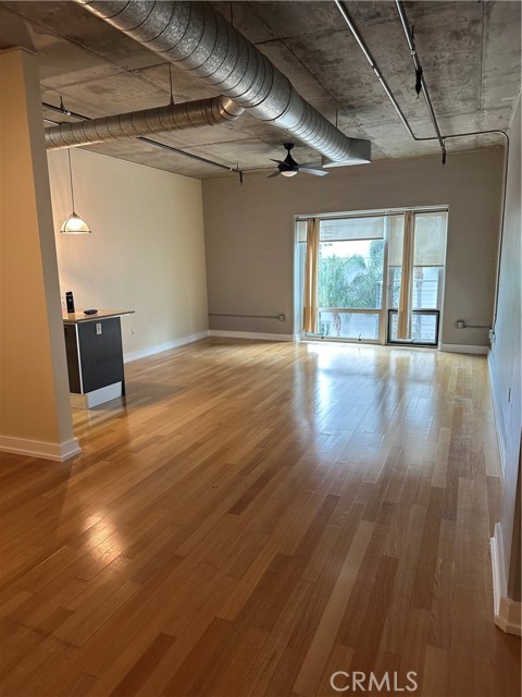 645 W 9th Street, Los Angeles CA: https://media.crmls.org/medias/11e37519-a3b1-4572-8b29-a4b7a973727d.jpg