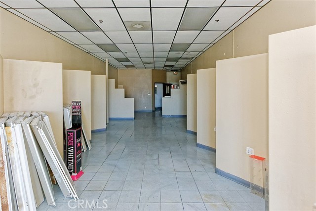 13534 Navajo Road, Apple Valley, California 92308, ,Commercial Lease,For Rent,13534 Navajo Road,CRHD25069136