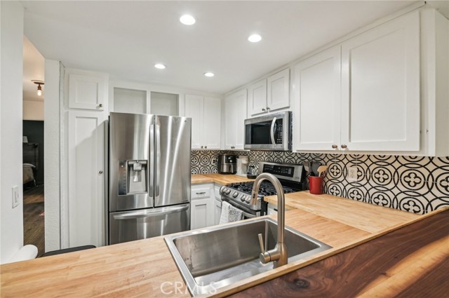 Detail Gallery Image 6 of 31 For 1321 via Sebastian #16,  San Pedro,  CA 90732 - 2 Beds | 2 Baths