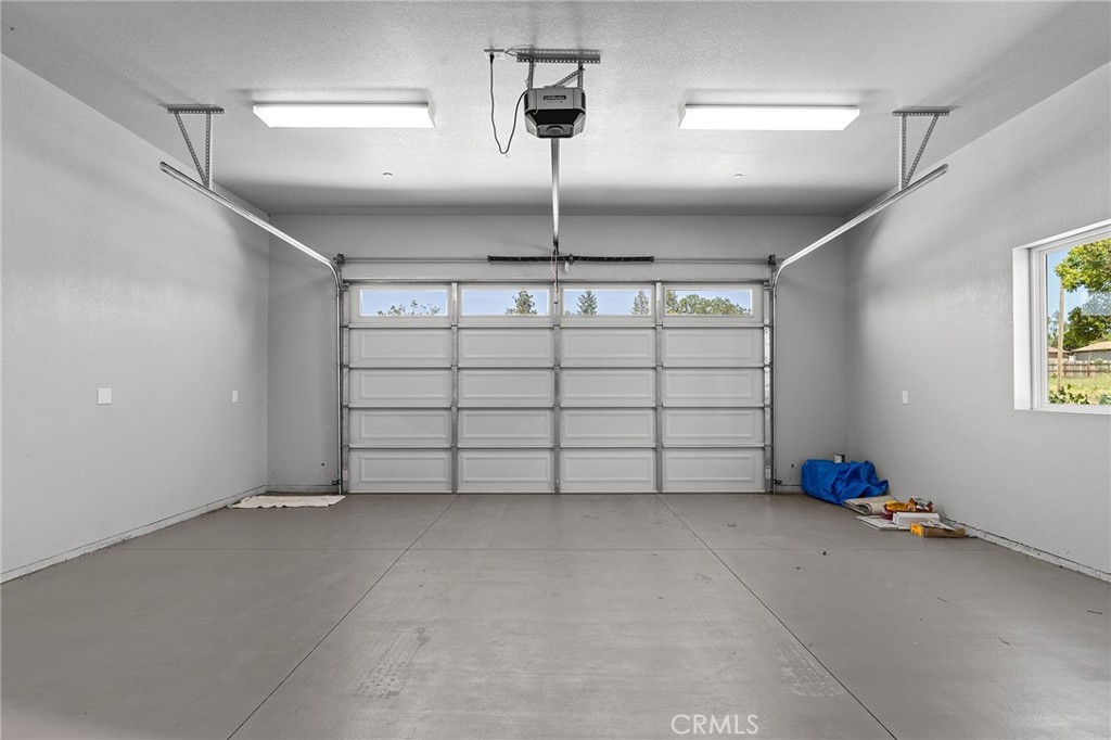 https://media.crmls.org/medias/11e49e65-56f2-42c4-9adc-a4f02ac5e508.jpg?preset=X-Large