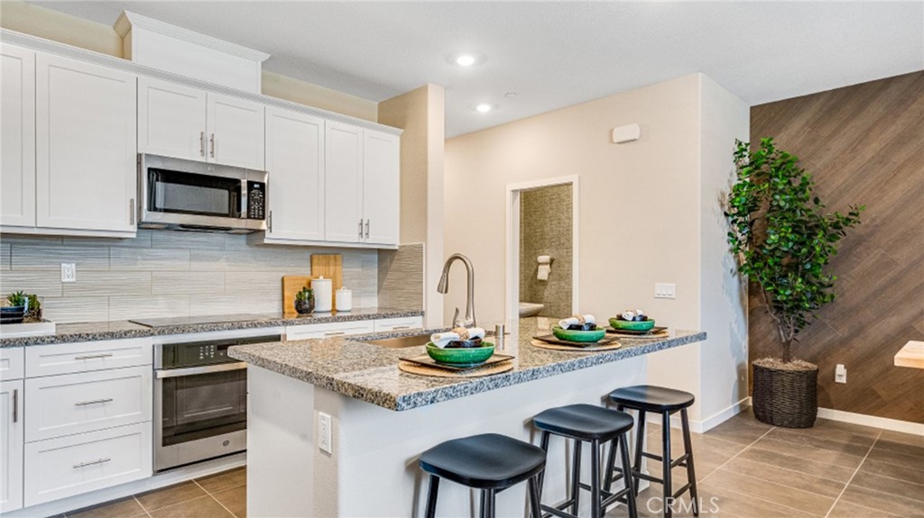 2808 E Schumacher Paseo
