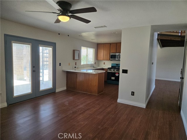 Detail Gallery Image 8 of 22 For 6455 N Ventura Ave, San Bernardino,  CA 92407 - 3 Beds | 2/1 Baths