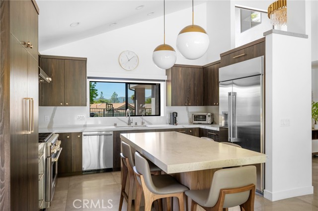2305 Henrietta Avenue, La Crescenta CA: https://media.crmls.org/medias/11e92c42-a633-4b78-946f-8fb810ed6df7.jpg
