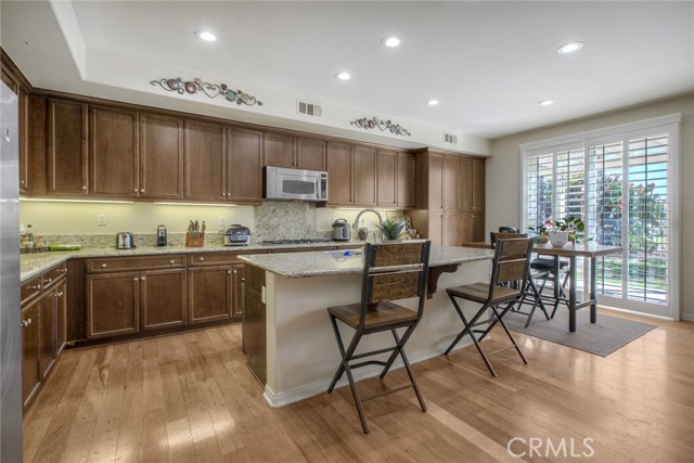 Detail Gallery Image 17 of 46 For 30005 Mickelson Way, Murrieta,  CA 92563 - 5 Beds | 3 Baths