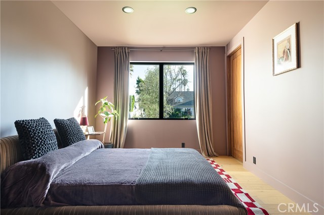 Detail Gallery Image 33 of 65 For 15719 Hartsook St, Encino,  CA 91436 - 4 Beds | 4/1 Baths