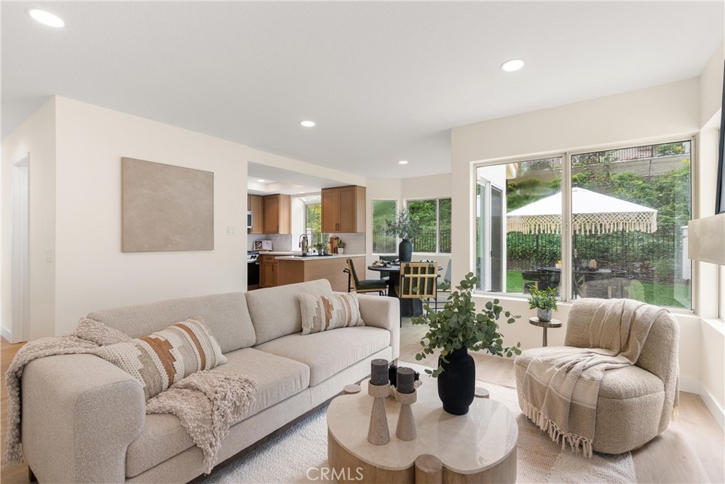 MLS #OC25233872 image #9