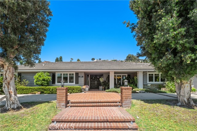 Detail Gallery Image 2 of 53 For 12261 Browning Ave, North Tustin,  CA 92705 - 5 Beds | 4/1 Baths