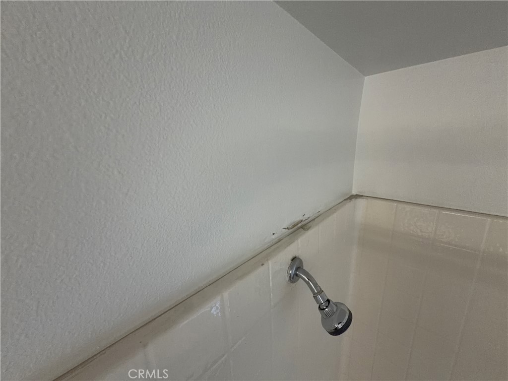 https://media.crmls.org/medias/11e9bd07-7a18-4efe-96c6-a18c592f1714.jpg?preset=X-Large