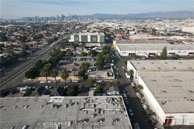 1726 E 47th Street, Los Angeles CA: https://media.crmls.org/medias/11e9f484-ed10-4cd4-8dfd-6221324cf6ed.jpg