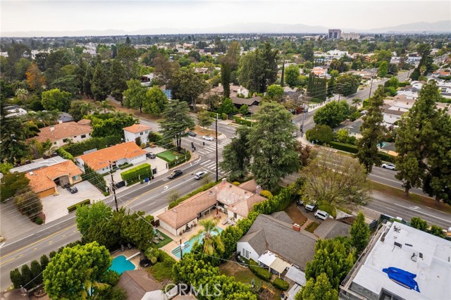 Detail Gallery Image 44 of 55 For 14060 Chandler Bld, Sherman Oaks,  CA 91401 - 3 Beds | 2 Baths