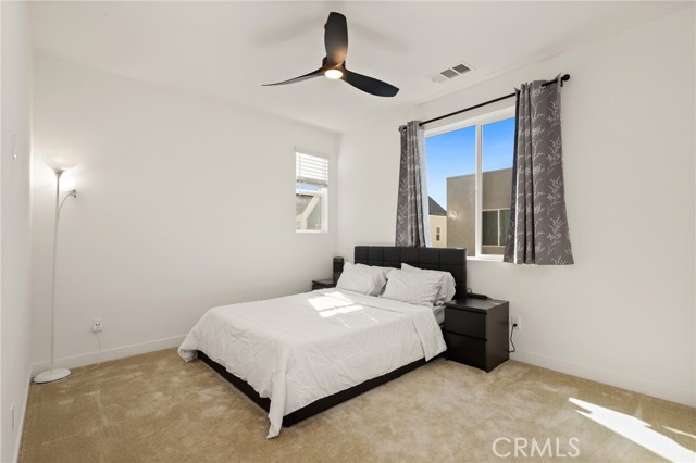 257 Sash, Irvine CA: https://media.crmls.org/medias/11eafb99-092e-4e67-b820-3f661c133d57.jpg