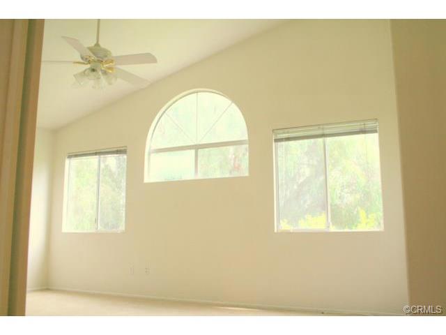 Detail Gallery Image 8 of 12 For 40050 Oak Grove Ave, Murrieta,  CA 92562 - 4 Beds | 2/1 Baths