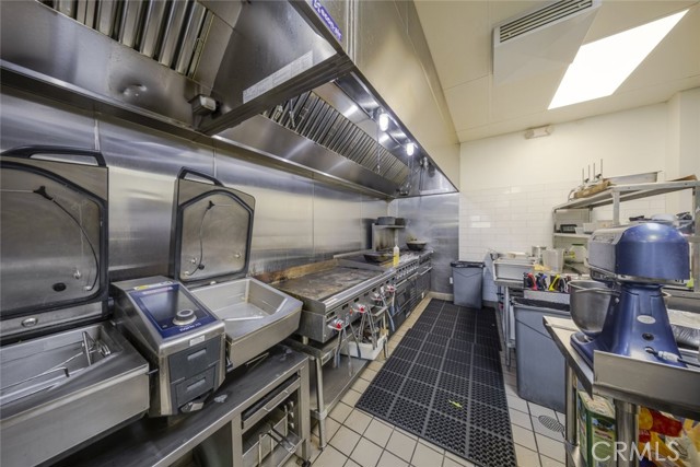 15602 Ventura Boulevard, Encino CA: https://media.crmls.org/medias/11ebeeb6-c523-4695-ac8d-ac92ac8792a8.jpg