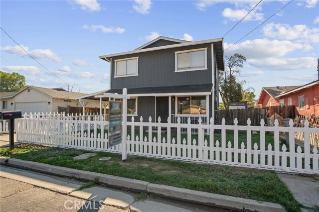 Detail Gallery Image 2 of 17 For 1220 Fig Ave, Merced,  CA 95341 - 2 Beds | 1/1 Baths