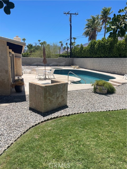 2605 N Kitty Hawk Drive, Palm Springs CA: https://media.crmls.org/medias/11ec9fd3-0bb2-4e11-bc88-f7c48b038c6f.jpg