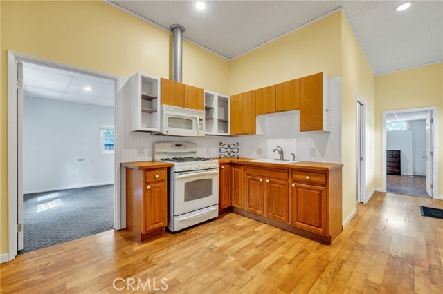 8213 Ocean View Avenue, Whittier CA: https://media.crmls.org/medias/11ed2249-8d8a-4235-8c13-836d9567e7b6.jpg