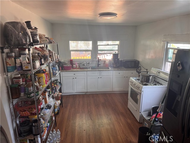 Detail Gallery Image 19 of 27 For 158 S Hoover St, Los Angeles,  CA 90004 - 3 Beds | 1 Baths