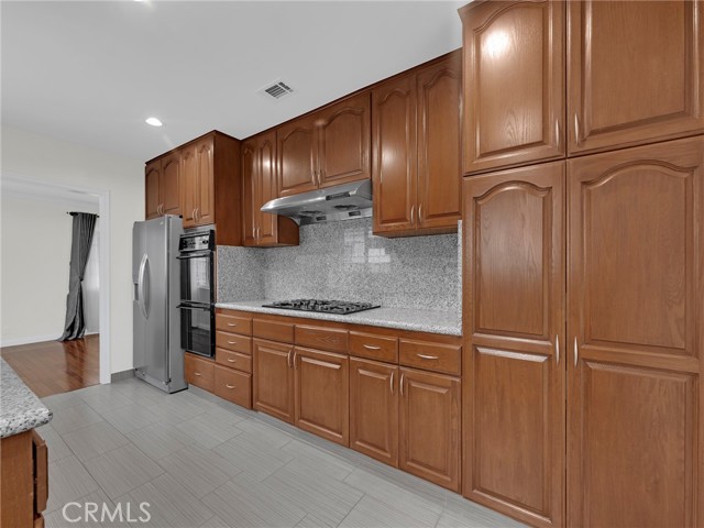 Detail Gallery Image 12 of 28 For 6249 Beeman Ave, North Hollywood,  CA 91606 - 3 Beds | 2 Baths