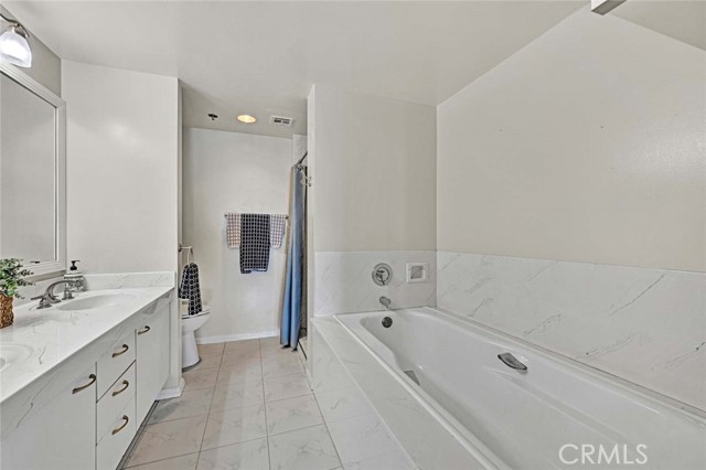 Detail Gallery Image 14 of 33 For 525 E Seaside Way #1504,  Long Beach,  CA 90802 - 2 Beds | 2 Baths