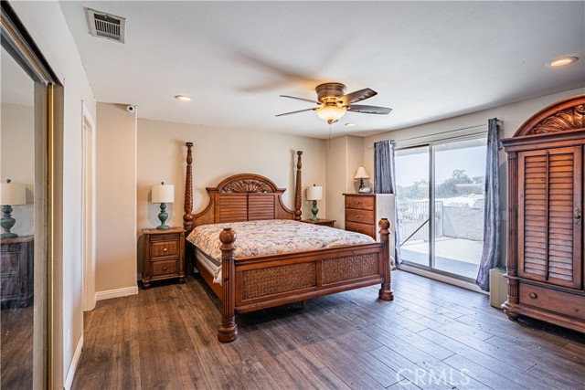 Detail Gallery Image 6 of 8 For 5853 Aurora Ave, Jurupa Valley,  CA 91752 - 6 Beds | 3/1 Baths