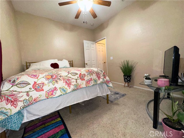 11834 Dellwood, Victorville CA: https://media.crmls.org/medias/11eeb93a-0b85-40b5-91ea-92a8d5492294.jpg