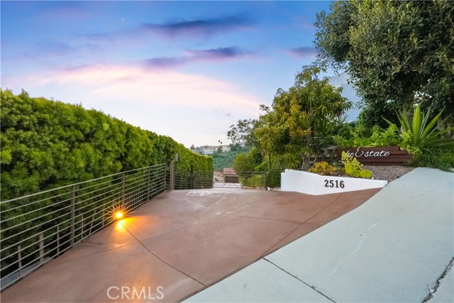 2516 Temple Hills Drive, Laguna Beach CA: https://media.crmls.org/medias/11f00040-36b8-4880-835c-edc0f737599c.jpg