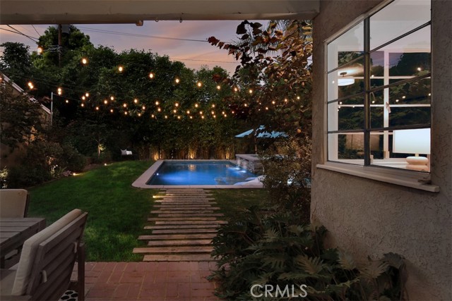 4058 Shadyglade Avenue, Studio City CA: https://media.crmls.org/medias/11f0074a-4d1a-4879-aa68-3cb47848f2fe.jpg