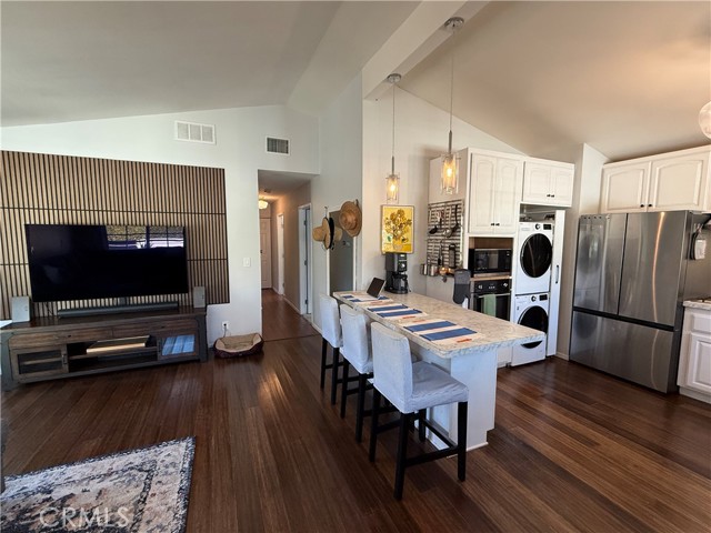 Detail Gallery Image 4 of 14 For 8372 Hillhead Dr, Huntington Beach,  CA 92646 - 3 Beds | 1 Baths