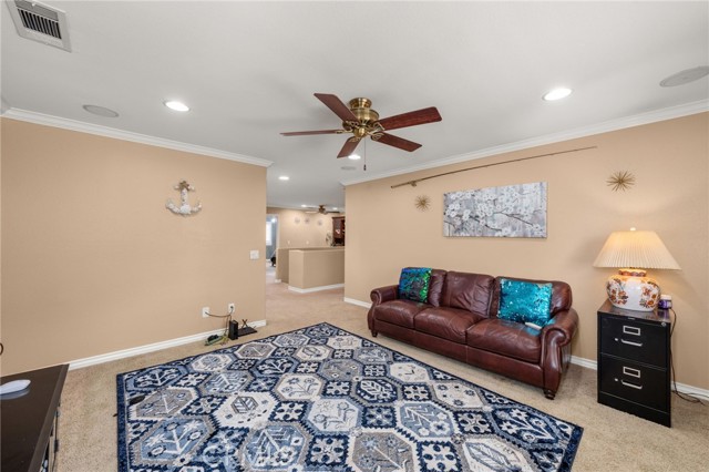 14037 Hollywood Avenue, Eastvale CA: https://media.crmls.org/medias/11f0f79e-6419-44d2-9546-73b3ac38bdd1.jpg