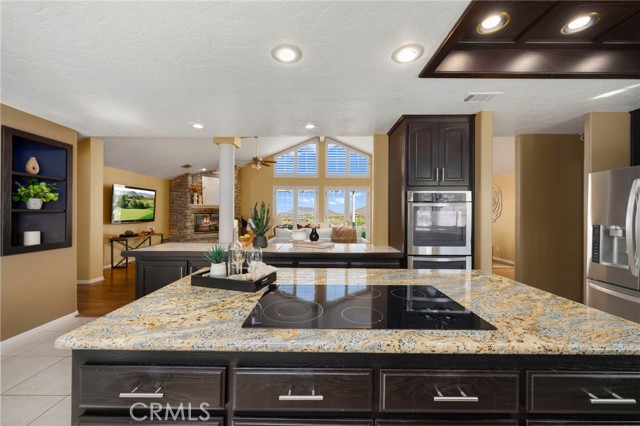 40115 Via Cordova, Temecula CA: https://media.crmls.org/medias/11f1e6b2-60b0-442e-ae28-a04dadef96fd.jpg