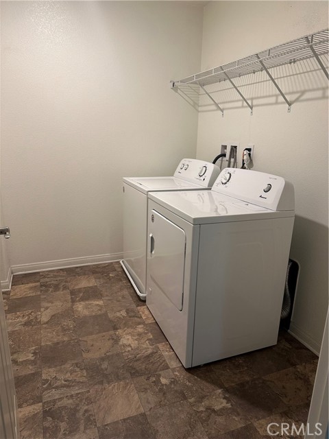 Detail Gallery Image 13 of 22 For 2066 E Journal Privado, Ontario,  CA 91764 - 4 Beds | 2/1 Baths