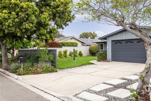 1768 Kenwood Pl, Costa Mesa, CA 92627