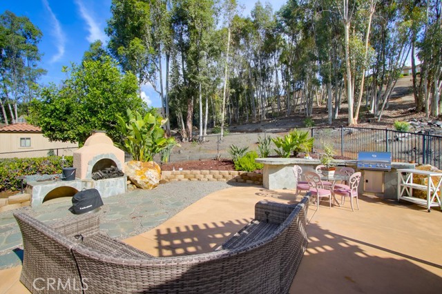 26161 Wyndemere Court, Escondido CA: https://media.crmls.org/medias/11f36a50-80c1-4b77-8613-38915b289a67.jpg
