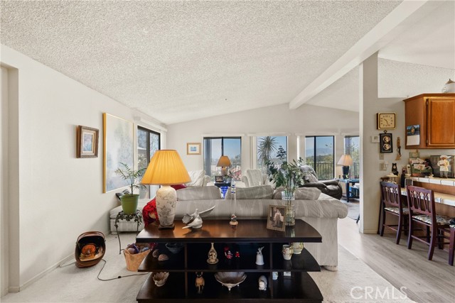 Detail Gallery Image 5 of 47 For 13691 Gavina Ave #576,  Sylmar,  CA 91342 - 3 Beds | 2 Baths