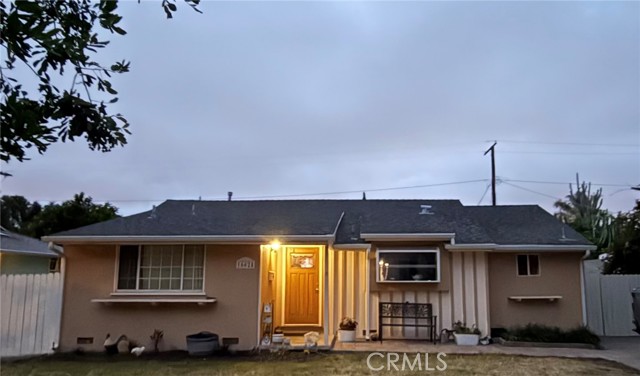 Detail Gallery Image 1 of 21 For 16624 Kelsloan St, Lake Balboa,  CA 91406 - 3 Beds | 1 Baths