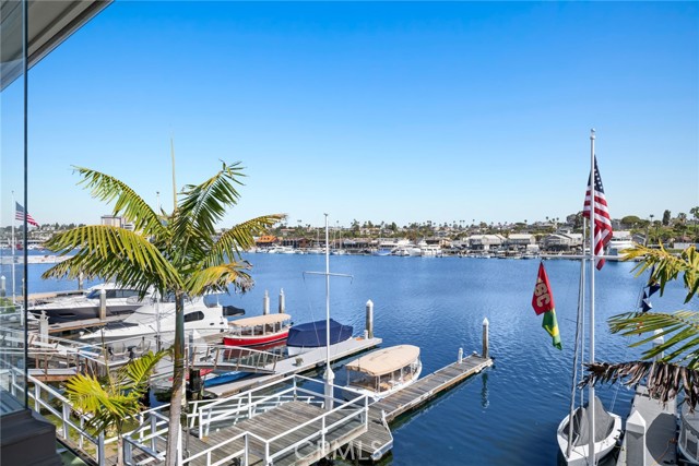 Detail Gallery Image 17 of 34 For 118 via Lido Nord, Newport Beach,  CA 92663 - 4 Beds | 3/1 Baths