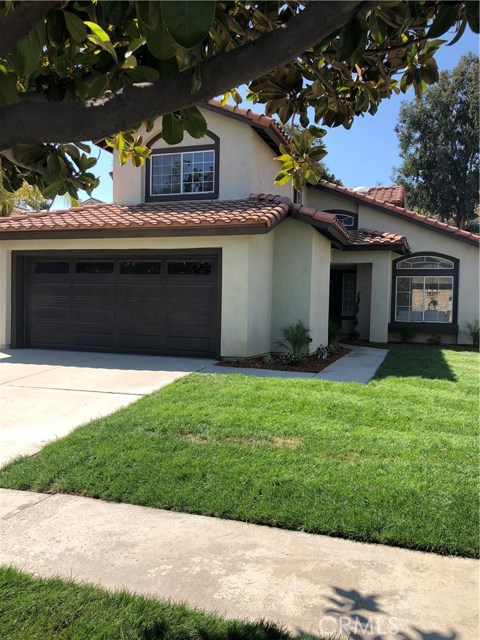 772 Saint Helena Dr, Corona, CA 92879