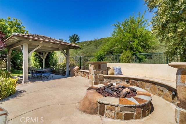 17138 Hickory Ridge Court, Canyon Country CA: https://media.crmls.org/medias/11f694a0-3140-4f7a-a182-25ab1c0c8e1c.jpg