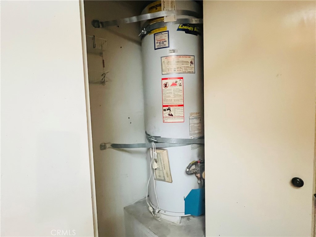 https://media.crmls.org/medias/11f6ee1c-8569-4ccf-8129-5b4df51680d8.jpg?preset=X-Large