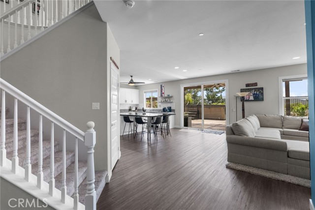 19512 Griffith Drive, Saugus CA: https://media.crmls.org/medias/11f811a8-5104-4d97-a007-6192cb644e05.jpg