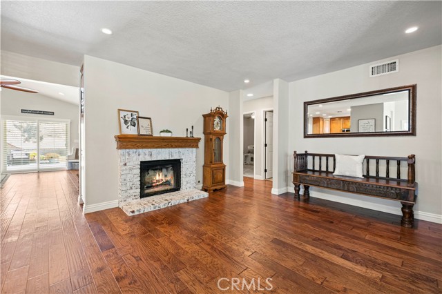 28631 Winterdale Drive, Canyon Country CA: https://media.crmls.org/medias/11f84d57-f3ad-4249-87fd-ee82f5f43bca.jpg
