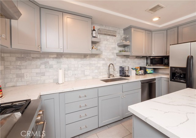 Detail Gallery Image 20 of 59 For 1226 Stratford Ln, San Dimas,  CA 91773 - 4 Beds | 3/1 Baths